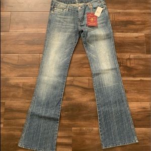 These are very cute blue jeans with no rips